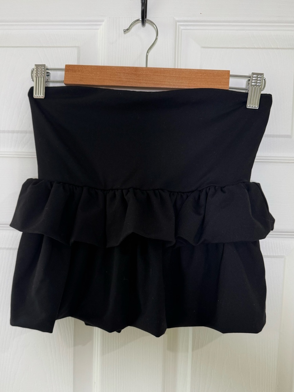 Black Ruffle Strapless Top - Picture 3 of 4